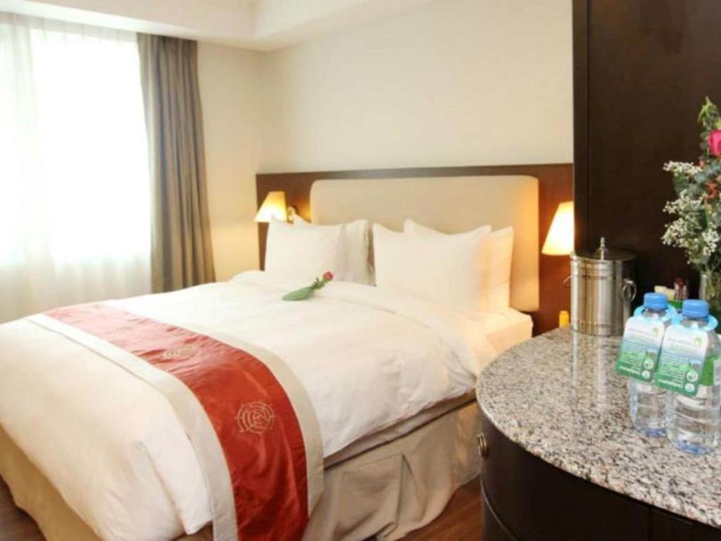 Plaza Sutera Biru Hotel Kuala Belait Esterno foto