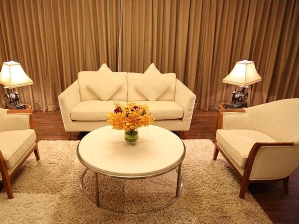 Plaza Sutera Biru Hotel Kuala Belait Esterno foto