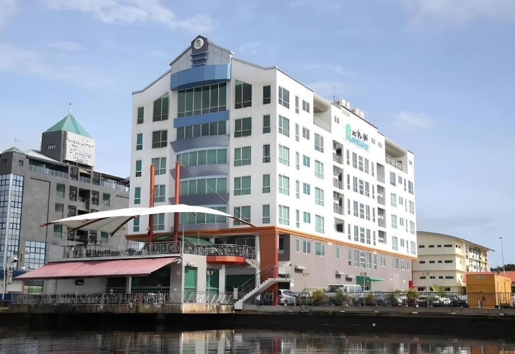 Plaza Sutera Biru Hotel Kuala Belait Esterno foto
