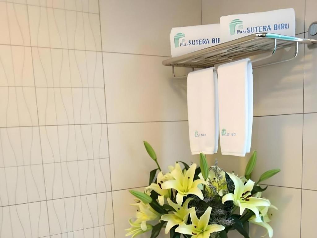 Plaza Sutera Biru Hotel Kuala Belait Esterno foto