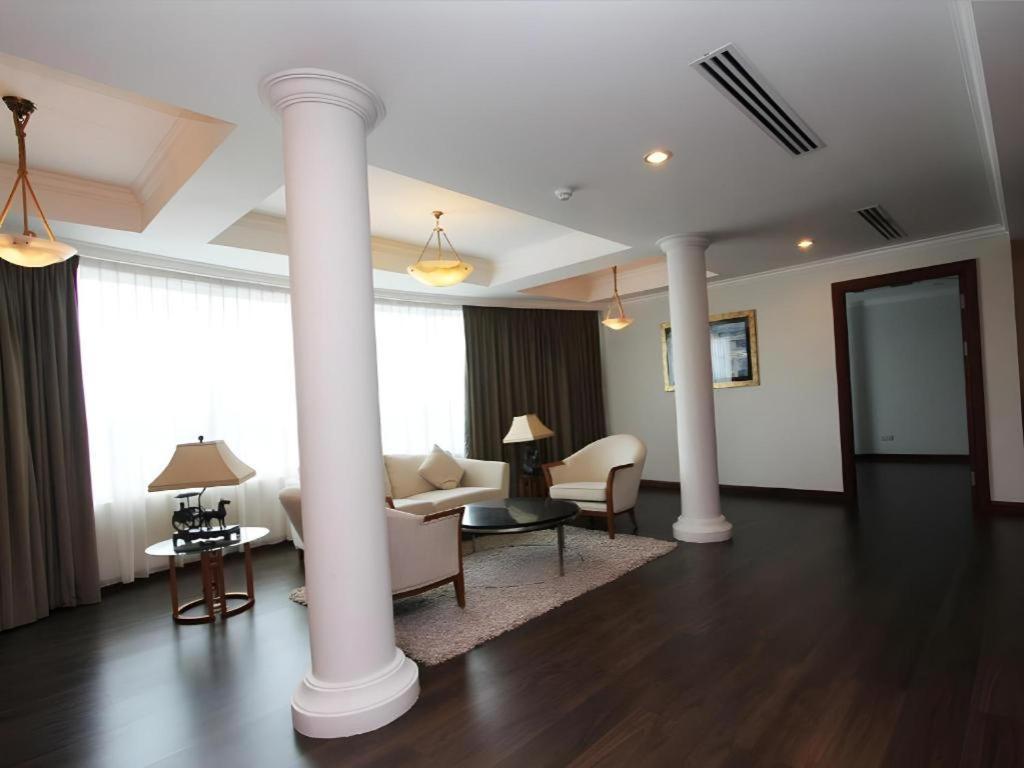 Plaza Sutera Biru Hotel Kuala Belait Esterno foto